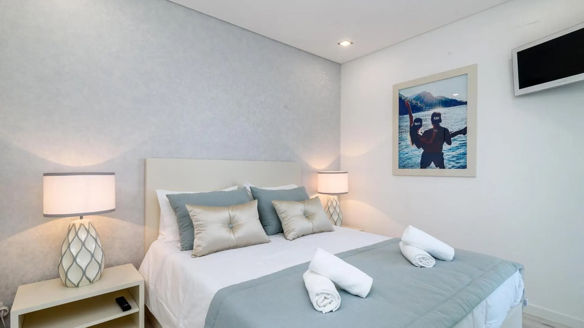Whome Cozy Apartment With Balcony In Parede